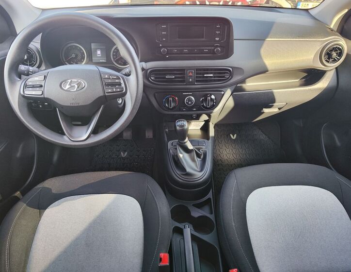Hyundai i10 12
