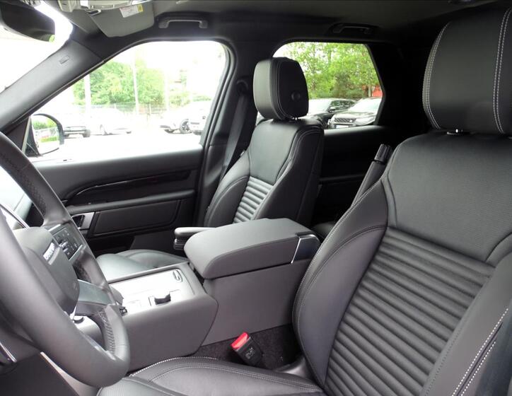 Land Rover Discovery 8