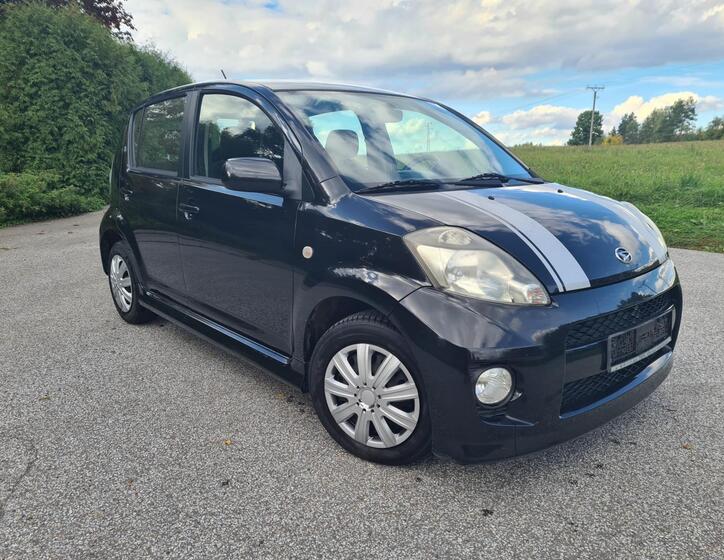 Daihatsu Sirion 1