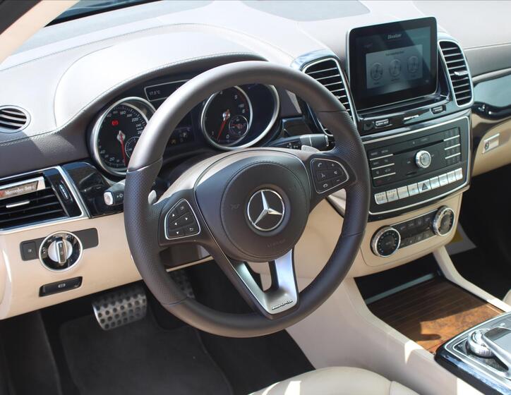 Mercedes-Benz GLS 21