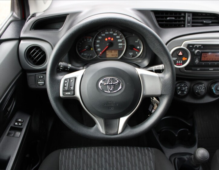 Toyota Yaris 10