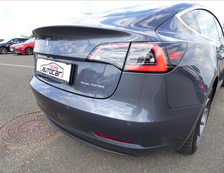 Tesla Model 3 54
