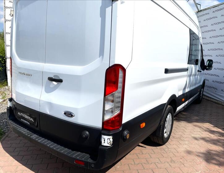 Ford Transit 9