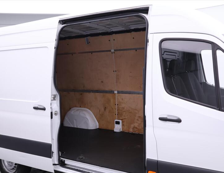 Mercedes-Benz Sprinter 13