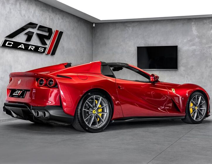 Ferrari 812 7