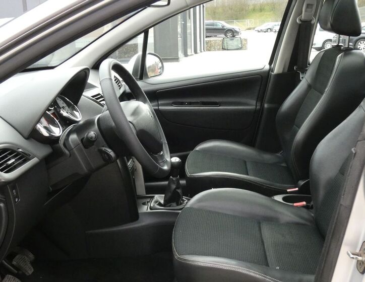 Peugeot 207 22