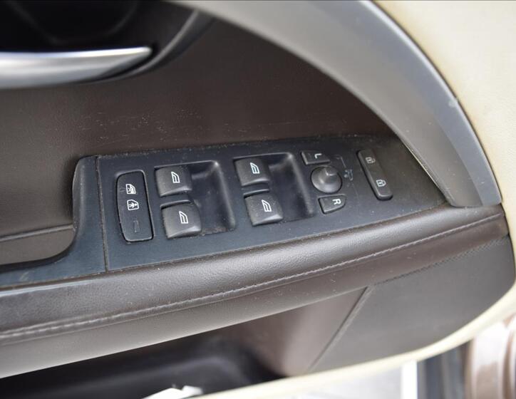 Volvo XC70 28