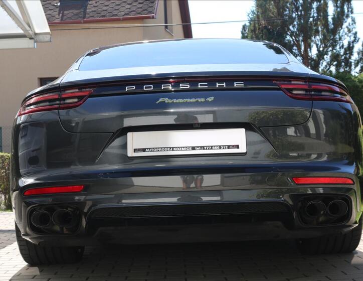 Porsche Panamera 14
