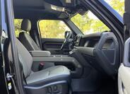 Land Rover Defender 36