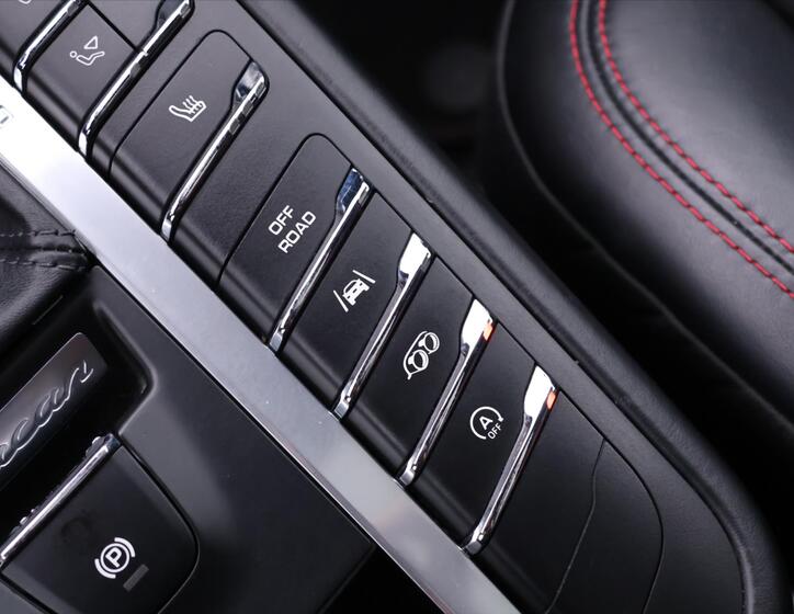 Porsche Macan 35