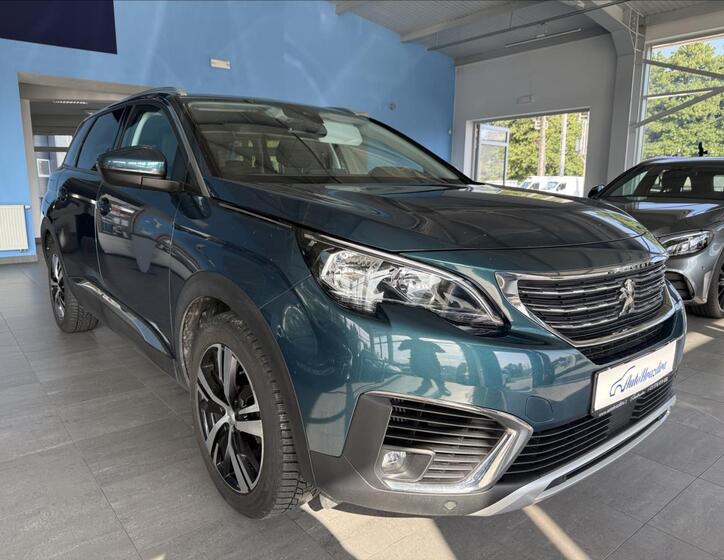 Peugeot 5008 1