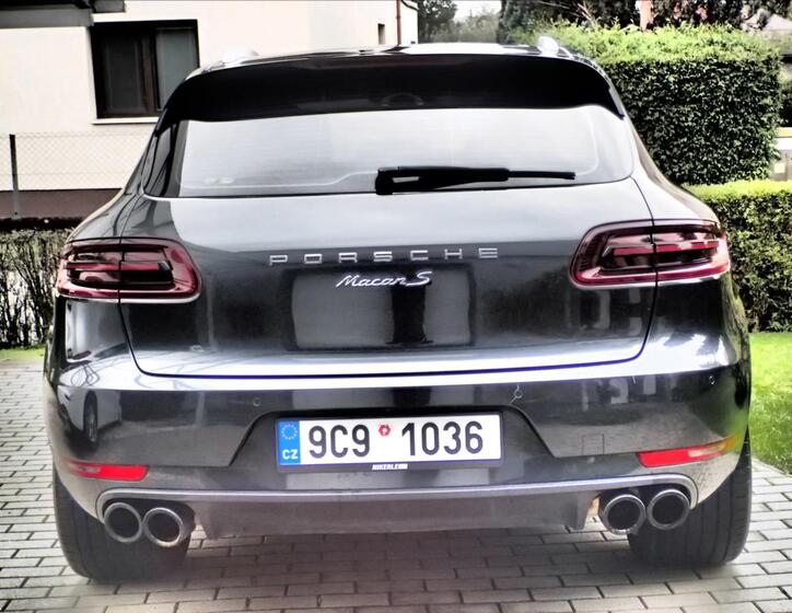 Porsche Macan 5