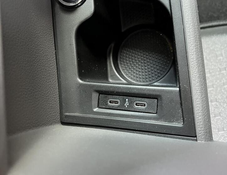 Volkswagen Caravelle 30