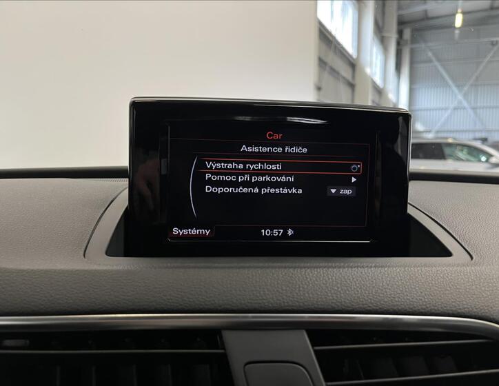 Audi Q3 9