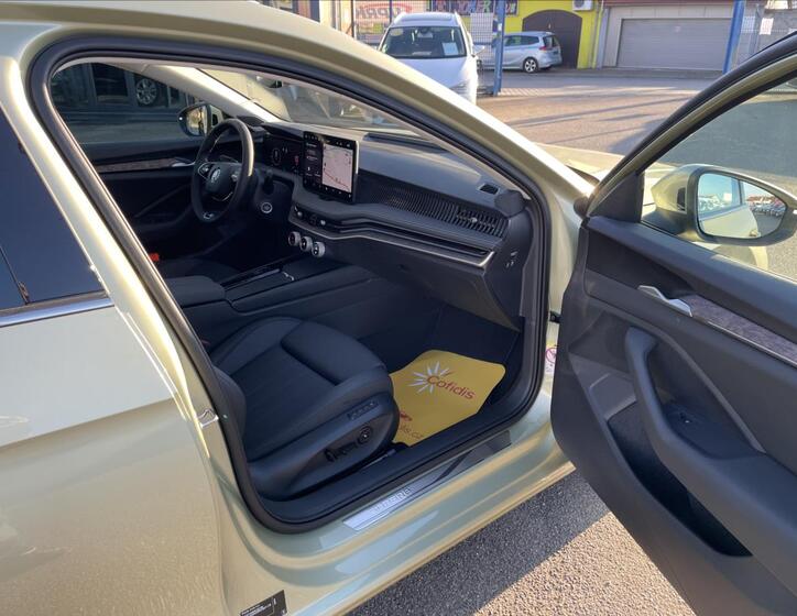 Škoda Superb 24