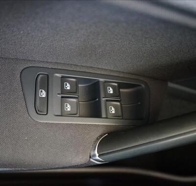 Volkswagen Golf 24
