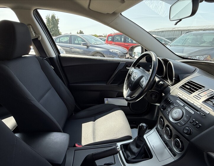Mazda 3 26