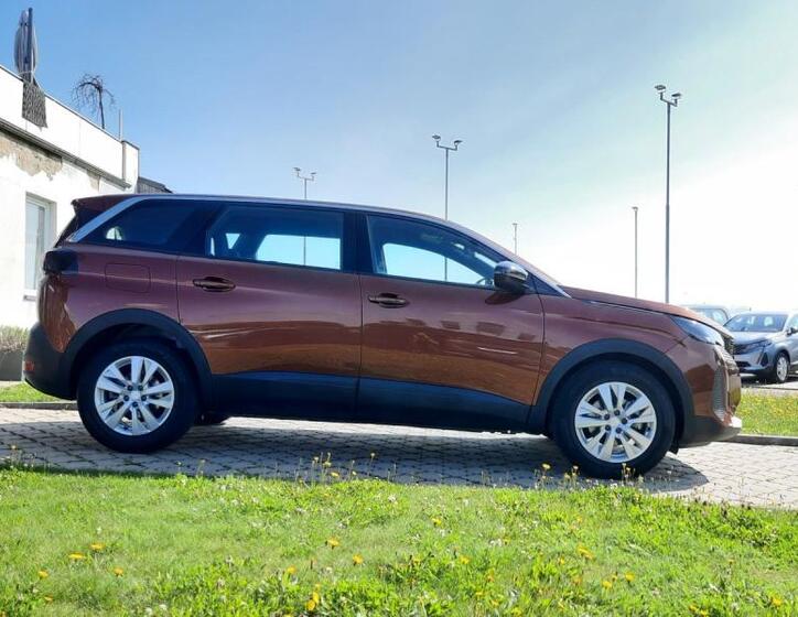 Peugeot 5008 9