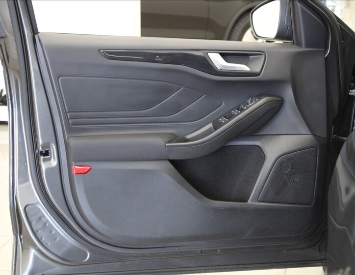 Ford Focus 16