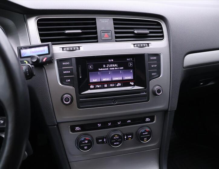Volkswagen Golf 23