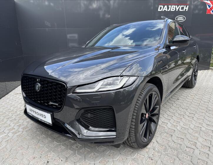 Jaguar F-Pace 2