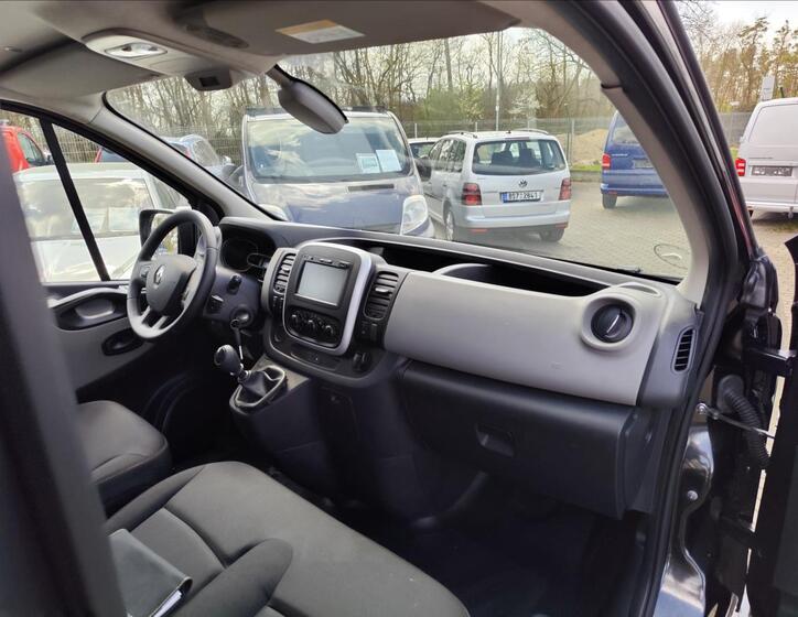 Renault Trafic 30