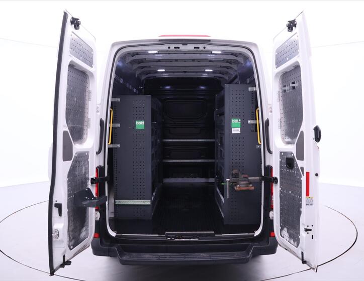 Volkswagen Crafter 9