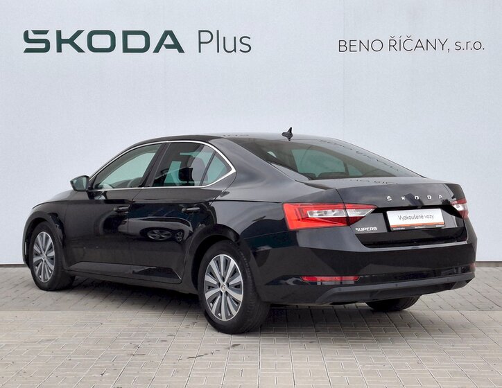 Škoda Superb 11
