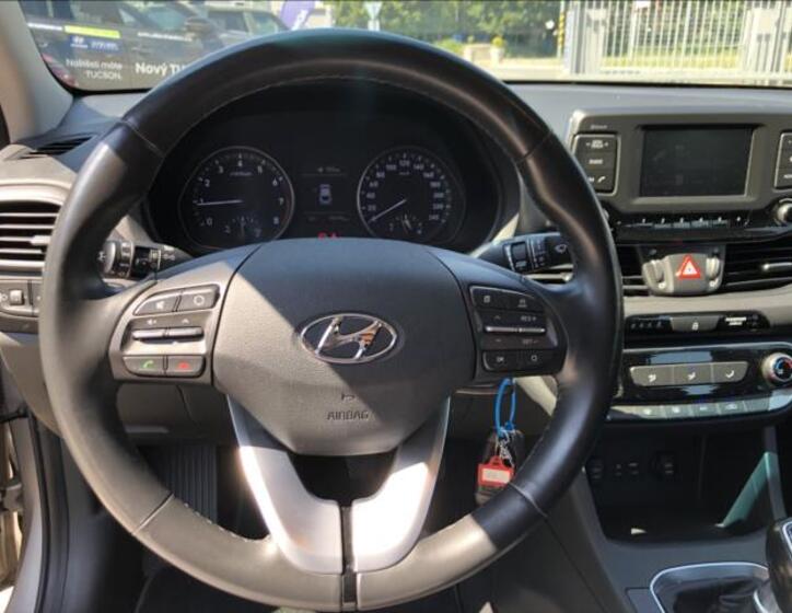 Hyundai i30 11