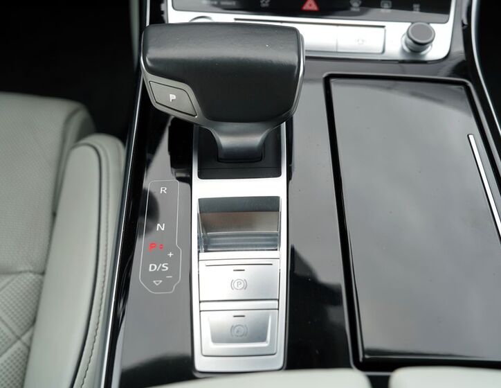 Audi A8 38