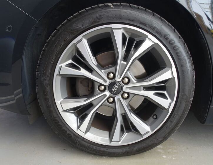 Ford Mondeo 43