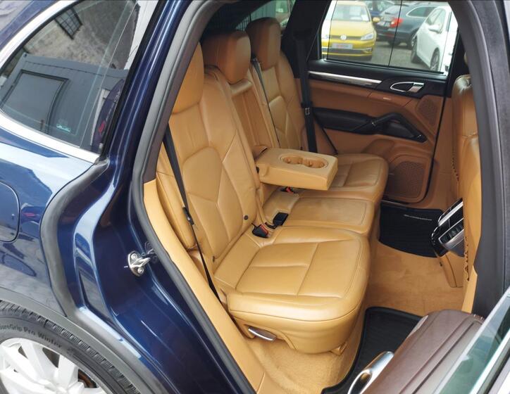 Porsche Cayenne 25