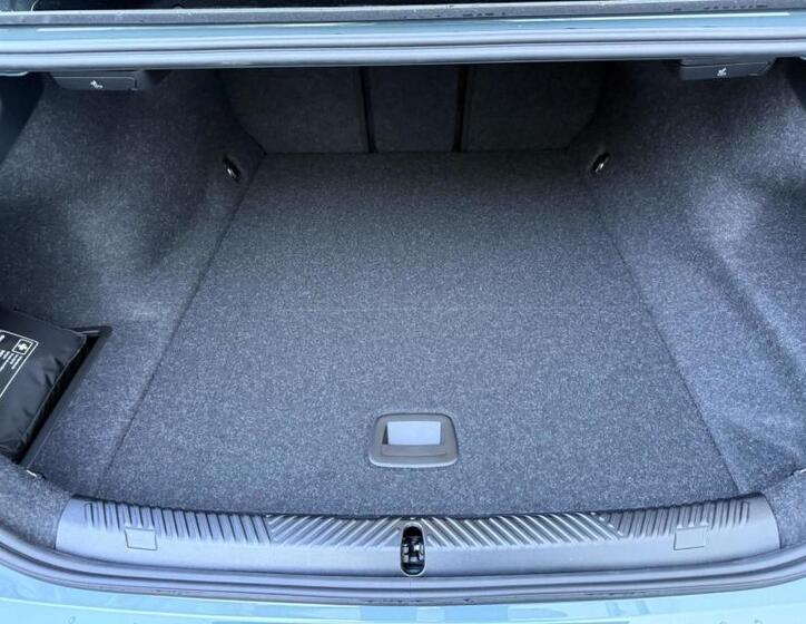 BMW i5 16