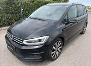 Volkswagen Touran 1