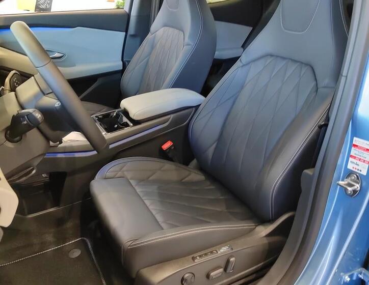 Ford Explorer 24