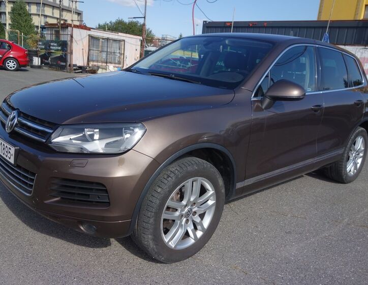 Volkswagen Touareg 1