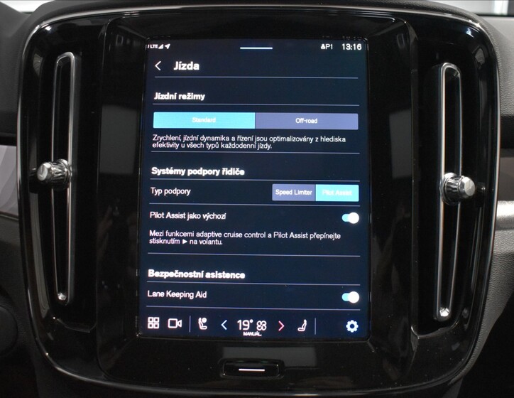 Volvo XC40 16