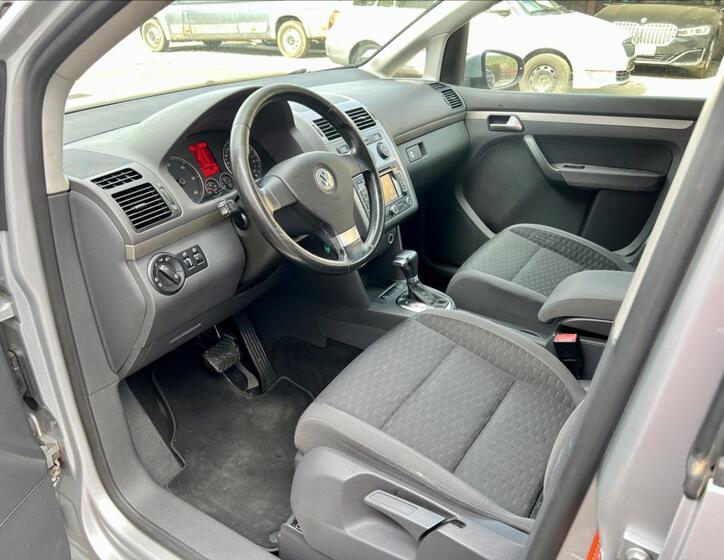 Volkswagen Touran 11