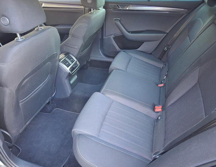 Škoda Superb 9