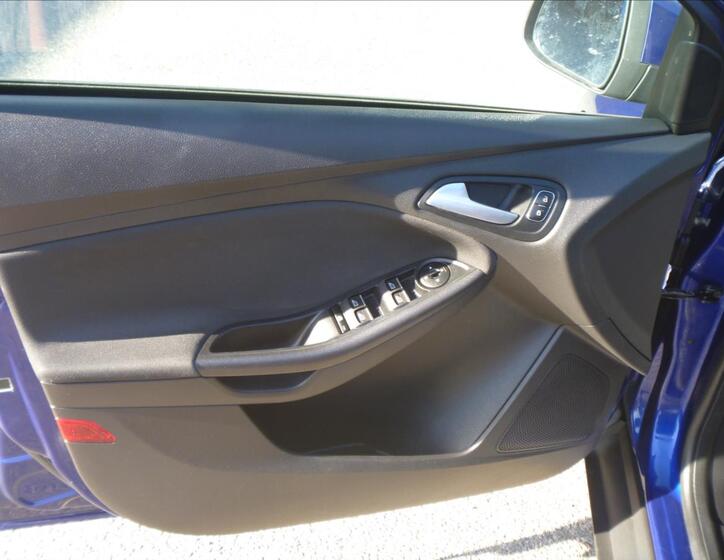 Ford Focus 10