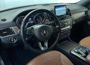 Mercedes-Benz GLE 9