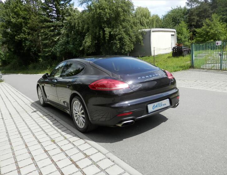 Porsche Panamera 7