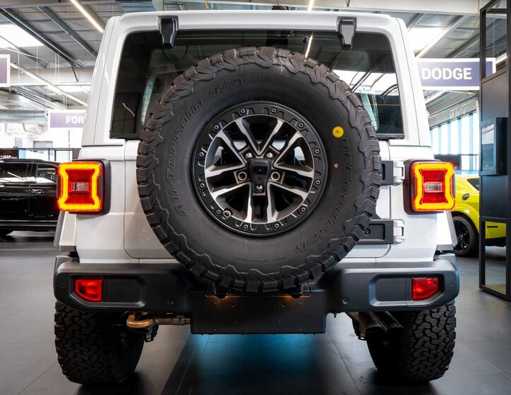 Jeep Wrangler 5