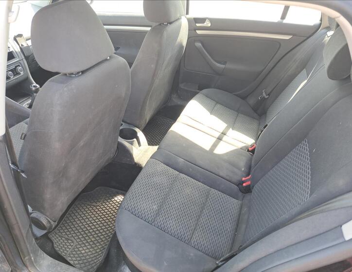 Volkswagen Golf 34