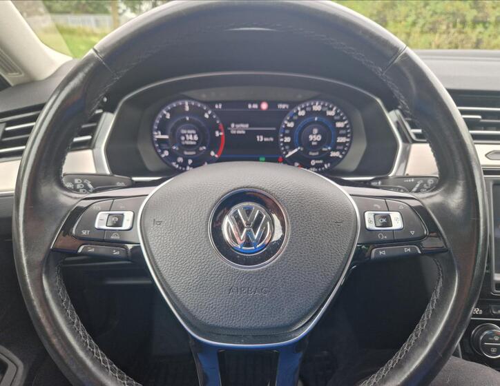 Volkswagen Passat 40