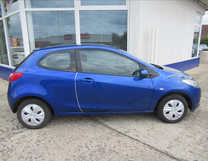 Mazda 2 7