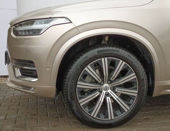 Volvo XC90 30