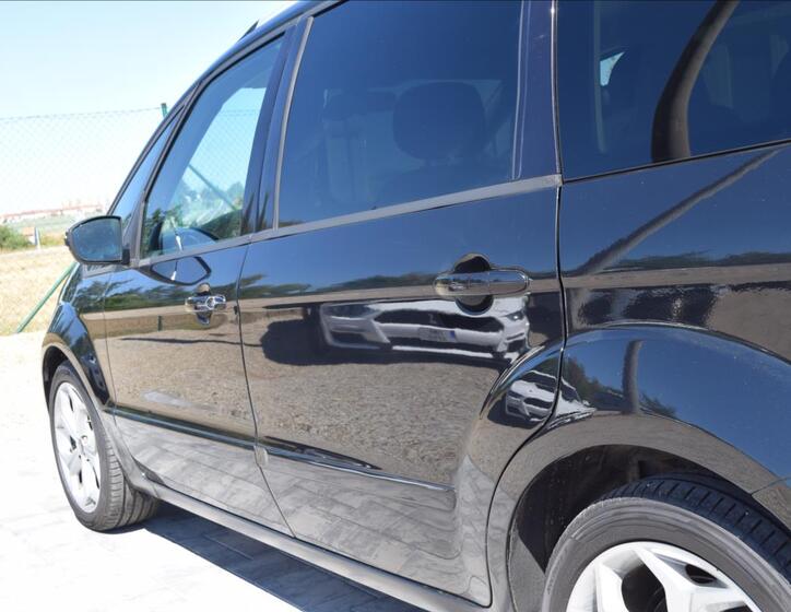 Ford Galaxy 11
