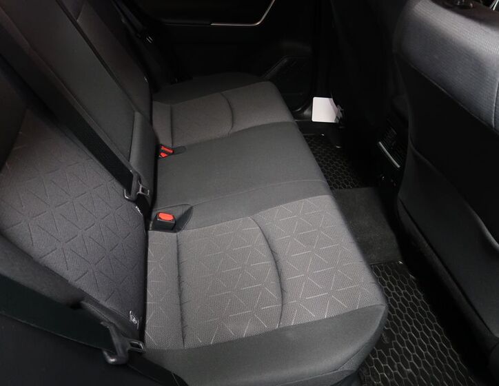 Toyota RAV4 13