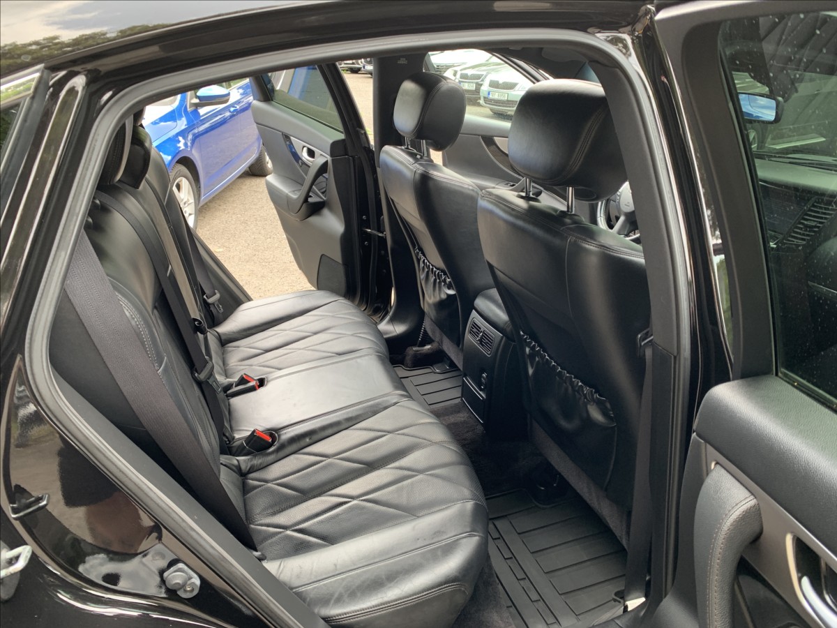 Infiniti QX70